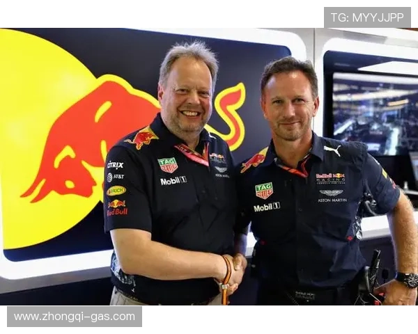 北京极限运动队比赛经验深度对比及其对运动员发展的影响分析 北京极限运动队比赛经验深度对比及其对运动员发展的影响分析