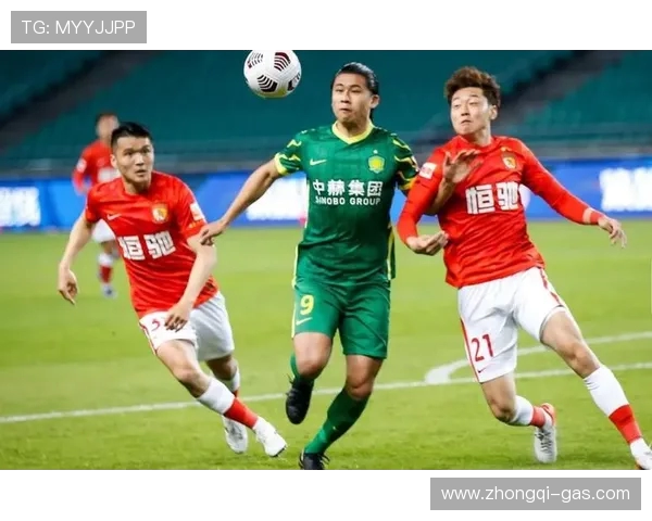 成都足球队强势领跑城市联赛积分榜目前积分达到61分 成都足球队强势领跑城市联赛积分榜目前积分达到61分