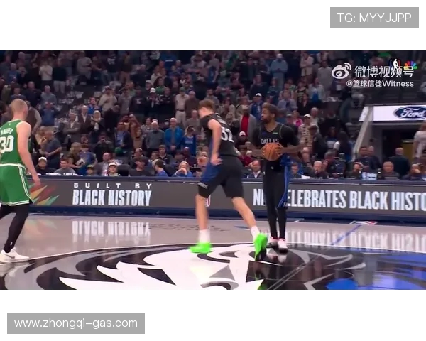 独行侠与凯尔特人激战正酣 赛场上的强者对决引发篮球迷热议