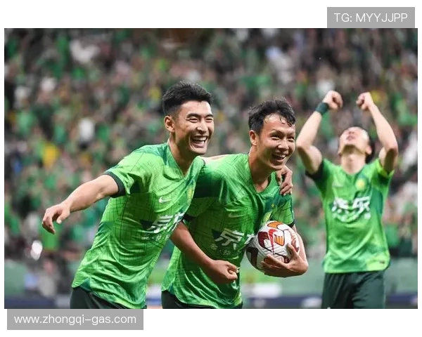 北京中赫国安迎战华夏队全力争胜展现球队实力与斗志